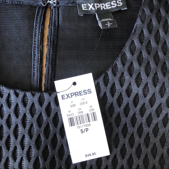 Express Honeycomb Crop Top - Picture 5 of 5